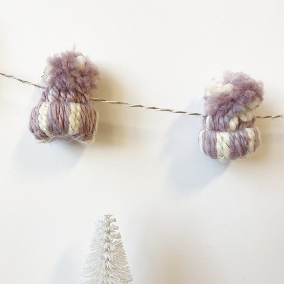 Handmade Winter Mini Knit Beanie Hat Christmas Garland Christmas Decorations - Picture 4 of 5
